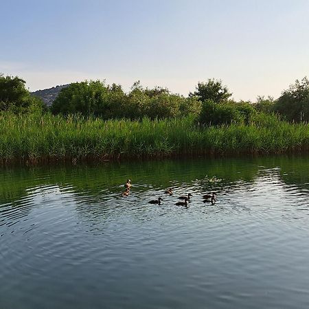 Apartmani Mostina Near River プロチェ エクステリア 写真