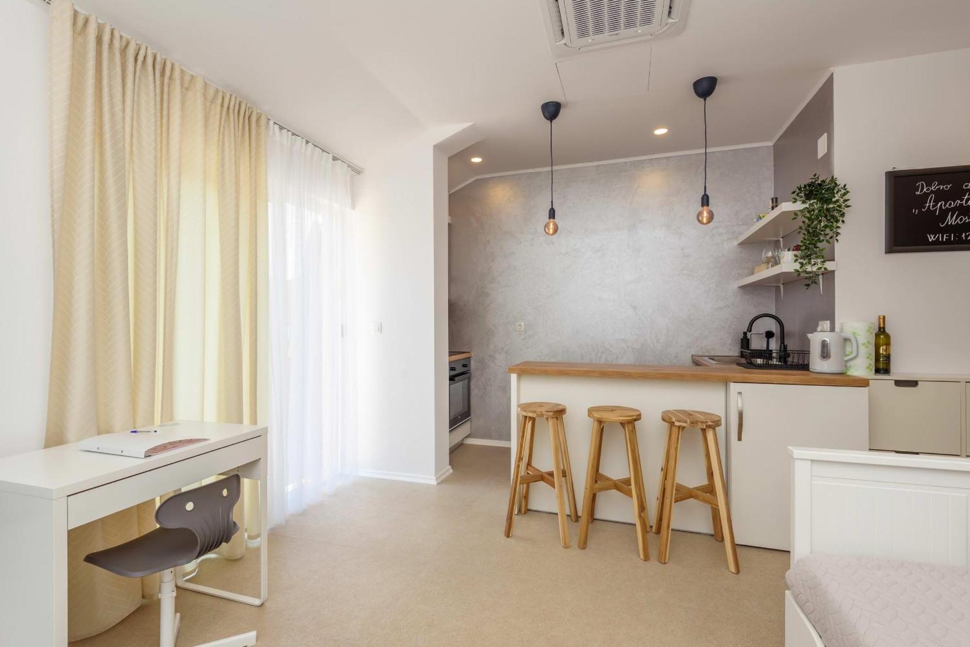 Apartmani Mostina Near River プロチェ エクステリア 写真