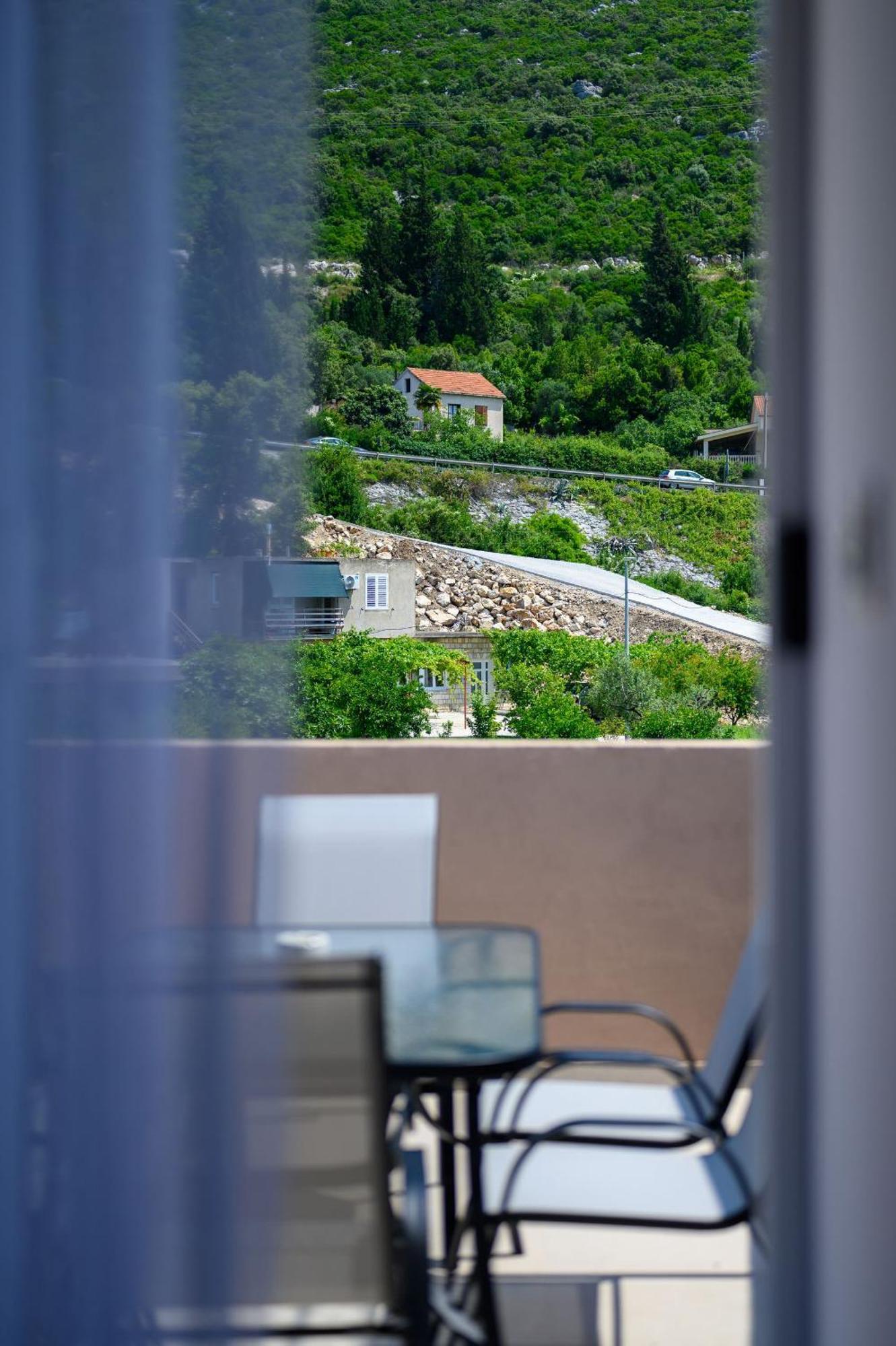 Apartmani Mostina Near River プロチェ エクステリア 写真